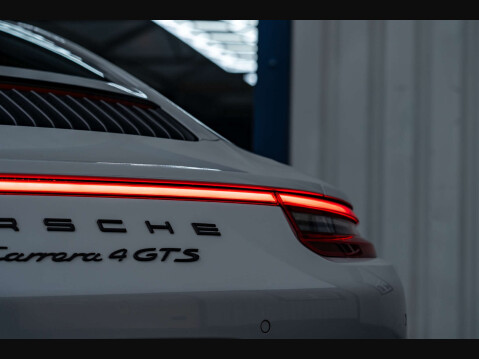 Porsche 911 3.0 911 Carrera 4 GTS Semi-Auto 4WD 2dr 27