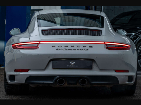 Porsche 911 3.0 911 Carrera 4 GTS Semi-Auto 4WD 2dr 29