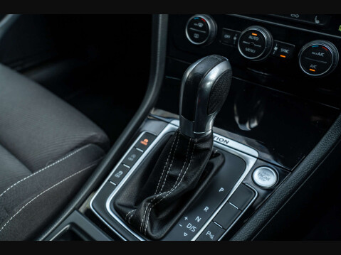 Volkswagen Golf 2.0 Golf R TSi 4Motion Semi-Auto 4WD 5dr 18