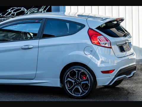 Ford Fiesta 1.6 Fiesta ST200 3dr 25