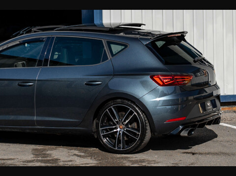 SEAT Leon 2.0 Leon Cupra Luxury 290 TSi Semi-Auto 5dr 25