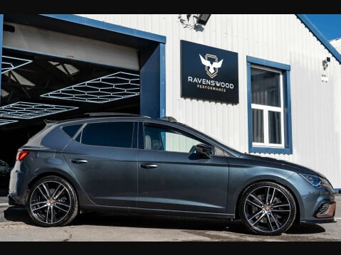 SEAT Leon 2.0 Leon Cupra Luxury 290 TSi Semi-Auto 5dr 3