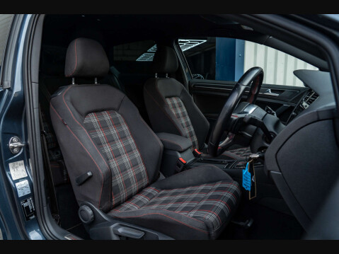 Volkswagen Golf 2.0 Golf GTi Performance TSi Semi-Auto 3dr 10