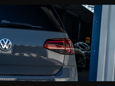 Volkswagen Golf 2.0 Golf GTi TCR Semi-Auto 5dr 27
