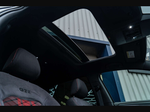 Volkswagen Golf 2.0 Golf GTi TCR Semi-Auto 5dr 21