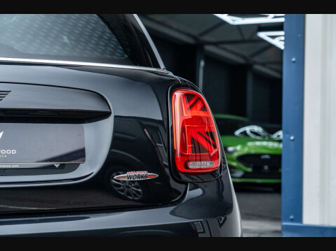 Mini Hatch 2.0 John Cooper Works Auto 3dr 27