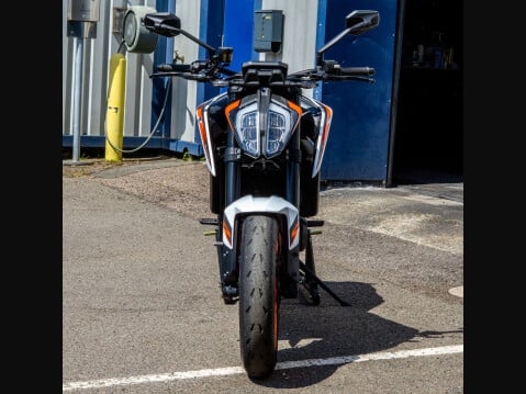 KTM 890 Duke 0.9 890 Duke R 5