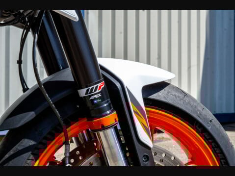 KTM 890 Duke 0.9 890 Duke R 12