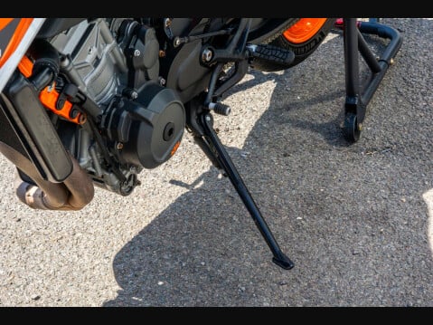 KTM 890 Duke 0.9 890 Duke R 22
