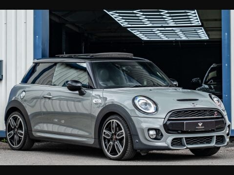 Mini Hatch 2.0 Cooper S Sport Auto 3dr 5