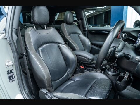 Mini Hatch 2.0 Cooper S Sport Auto 3dr 10