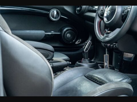Mini Hatch 2.0 Cooper S Sport Auto 3dr 17