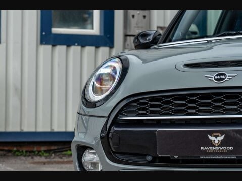 Mini Hatch 2.0 Cooper S Sport Auto 3dr 25