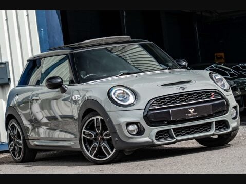Mini Hatch 2.0 Cooper S Sport Auto 3dr 29