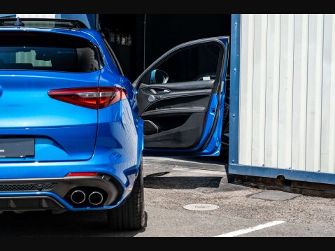 Alfa Romeo Stelvio 2.9 Stelvio V6 BT Quadrifoglio AWD Auto 4WD 5dr 8