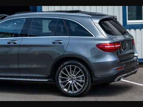 Mercedes-Benz GLC 2.1 GLC 250 D 4Matic AMG Line Premium+ Auto 4WD 5dr 25