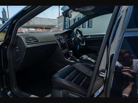 Volkswagen Golf 2.0 Golf GTi TSi Semi-Auto 5dr 9