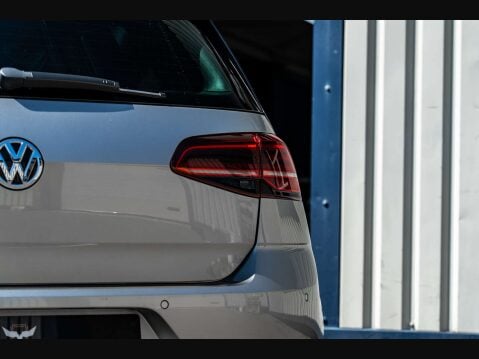 Volkswagen Golf 2.0 Golf GTi Performance TSi Semi-Auto 5dr 26