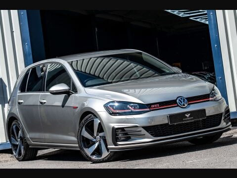 Volkswagen Golf 2.0 Golf GTi Performance TSi Semi-Auto 5dr 29