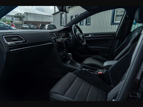 Volkswagen Golf 2.0 Golf R TSi 4Motion Semi-Auto 4WD 5dr 9