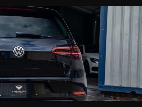 Volkswagen Golf 2.0 Golf R TSi 4Motion Semi-Auto 4WD 5dr 26