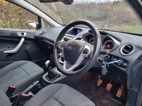 Ford Fiesta TITANIUM 7