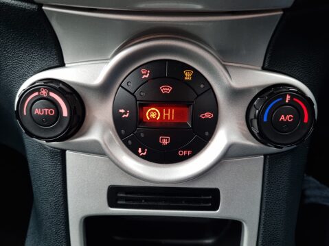 Ford Fiesta TITANIUM 14