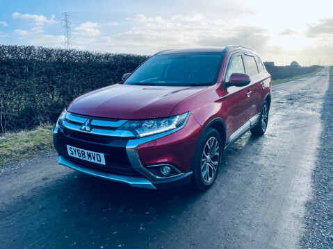 Mitsubishi Outlander DI-D 4 4