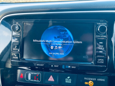 Mitsubishi Outlander DI-D 4 15