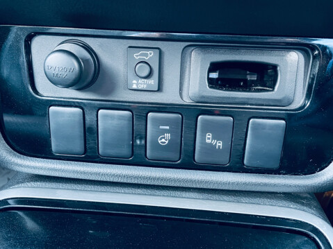 Mitsubishi Outlander DI-D 4 18