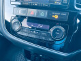 Mitsubishi Outlander DI-D 4 19