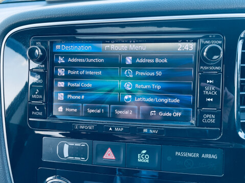 Mitsubishi Outlander DI-D 4 24