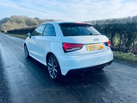 Audi A1 TDI BLACK EDITION 5