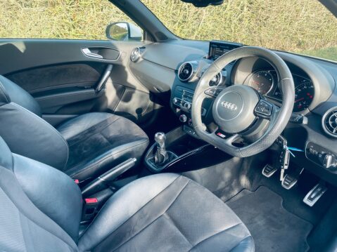Audi A1 TDI BLACK EDITION 11