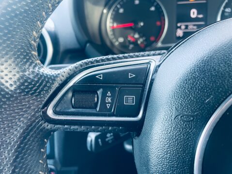 Audi A1 TDI BLACK EDITION 15