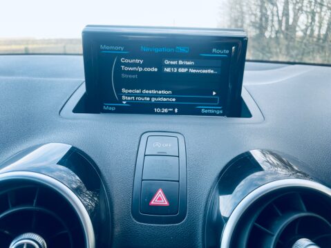 Audi A1 TDI BLACK EDITION 16