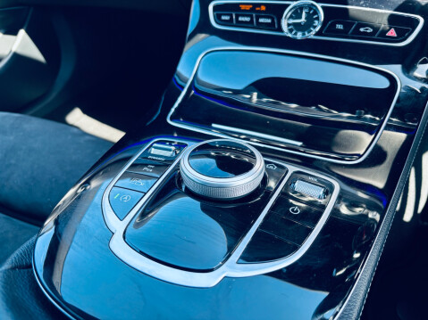 Mercedes-Benz E Class E 220 D AMG LINE 31