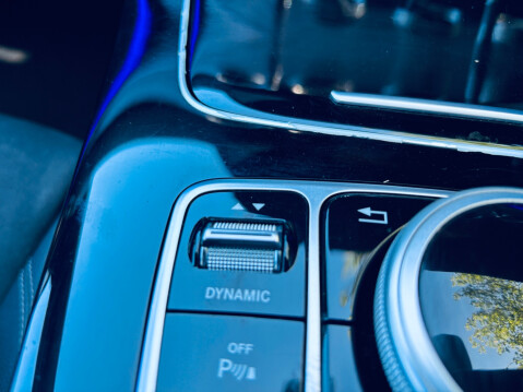 Mercedes-Benz E Class E 220 D AMG LINE 34