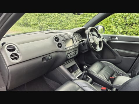 Volkswagen Tiguan R LINE TDI BLUEMOTION TECHNOLOGY 4MOTION 12