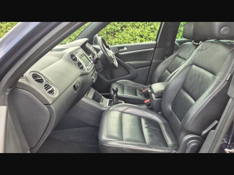 Volkswagen Tiguan R LINE TDI BLUEMOTION TECHNOLOGY 4MOTION 13