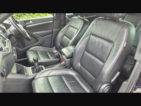 Volkswagen Tiguan R LINE TDI BLUEMOTION TECHNOLOGY 4MOTION 14