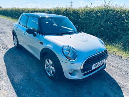 Mini Hatch COOPER