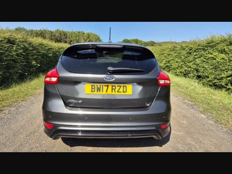 Ford Focus ST-LINE TDCI 10