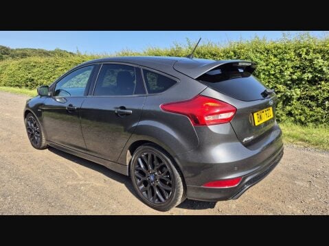 Ford Focus ST-LINE TDCI 11