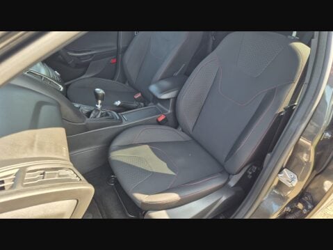 Ford Focus ST-LINE TDCI 16