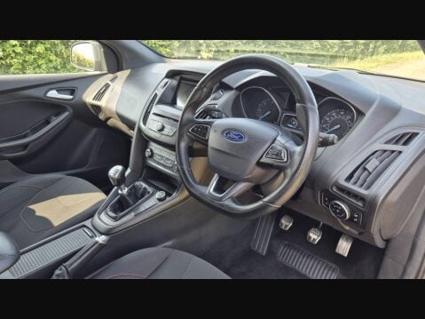 Ford Focus ST-LINE TDCI 22