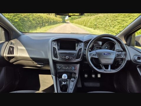 Ford Focus ST-LINE TDCI 23