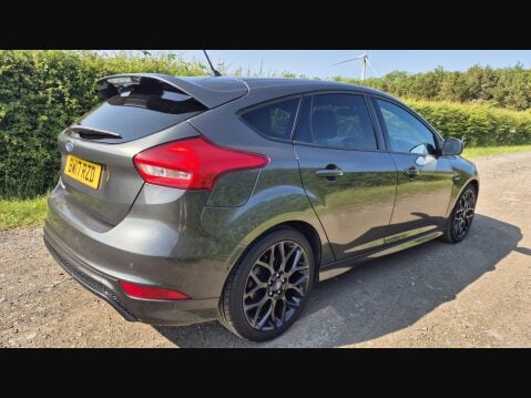 Ford Focus ST-LINE TDCI 2