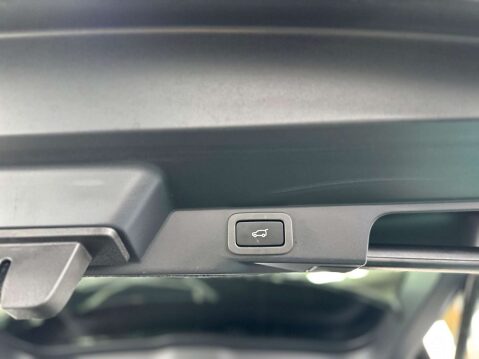 Land Rover Range Rover Sport 5.0 Range Rover Sport SVR Carbon Edition Auto 4WD 5dr 44