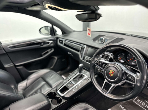 Porsche Macan 2.0 Macan Semi-Auto 4WD 5dr 25